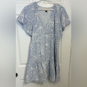 Universal Thread Light Blue and White Floral Midi Dress